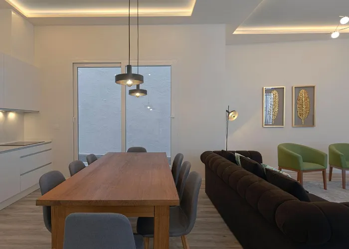 Fresh Velazquez Apartments